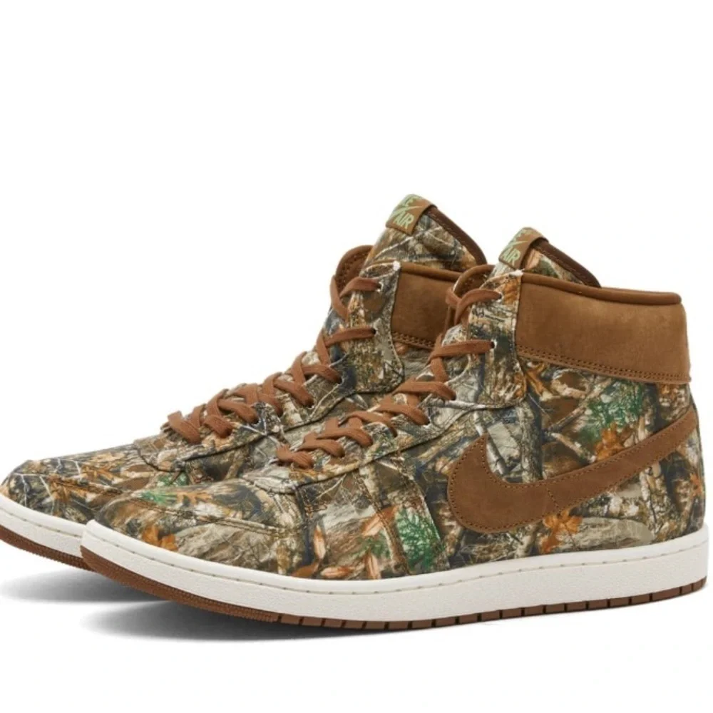 Men’s Jordan ‘real tree’ Air Ship